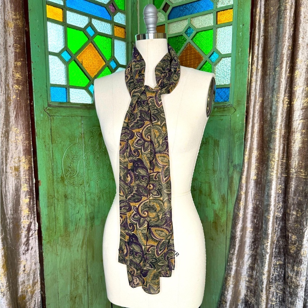 Ultra Chic Scarf 🧣